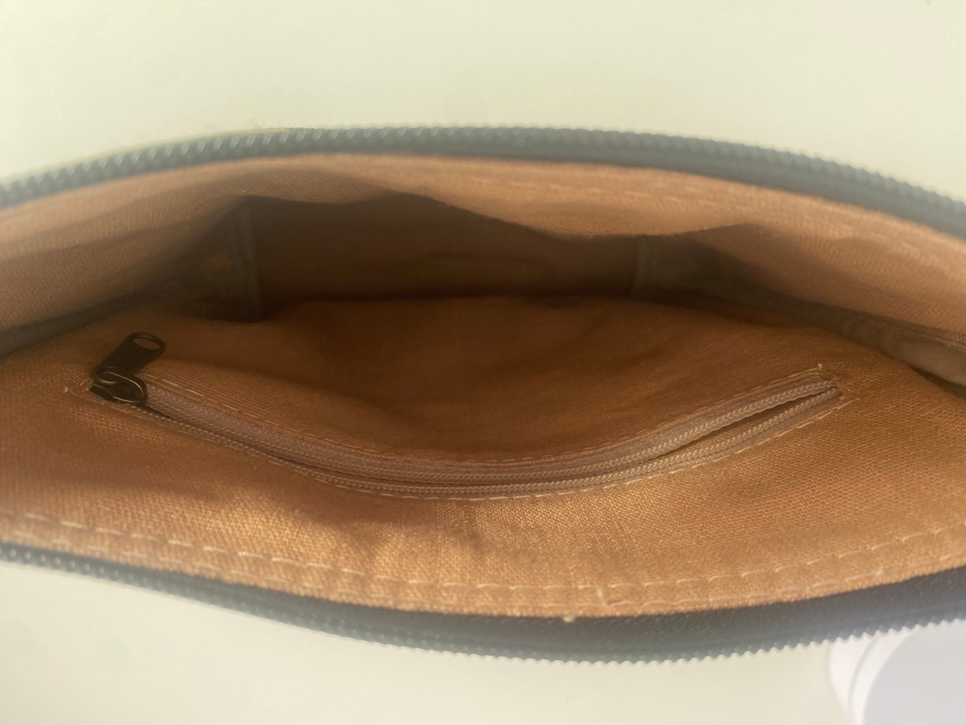 Green Vegan Leaf Leather X Body Bag Inside 